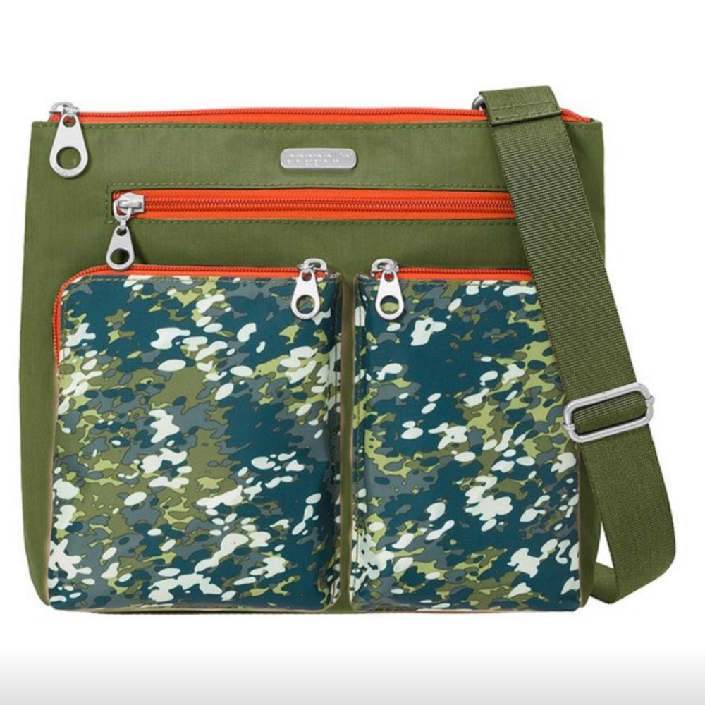 Baggalini | Lightweight Green Bag with Camo Pockets 💚
